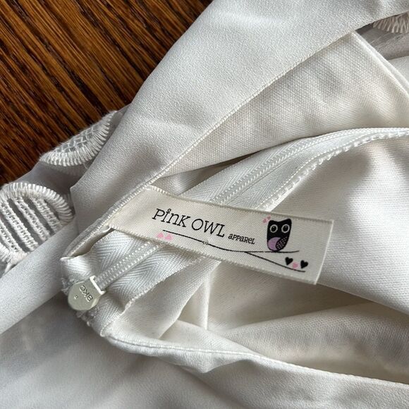 Like 🆕 PINK OWL white dress with lace-like embroidered overlay, size M - Picture 5 of 7